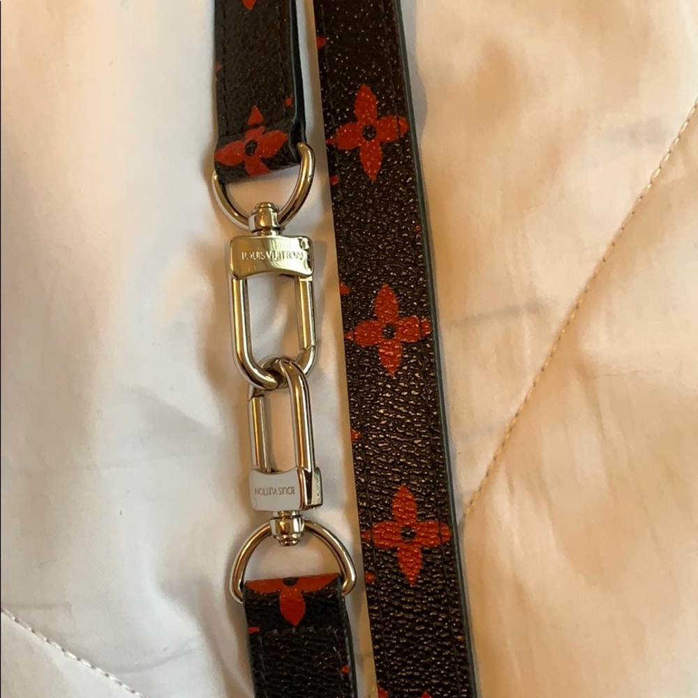 Rare Louis Vuitton Infrarouge Pochette Métis Strap